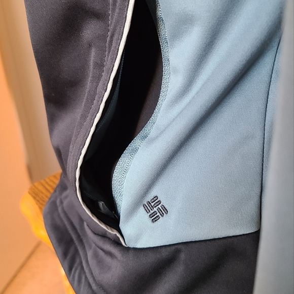 Columbia Omni-Shield Advanced Repellency Jacket - Picture 12 of 13
